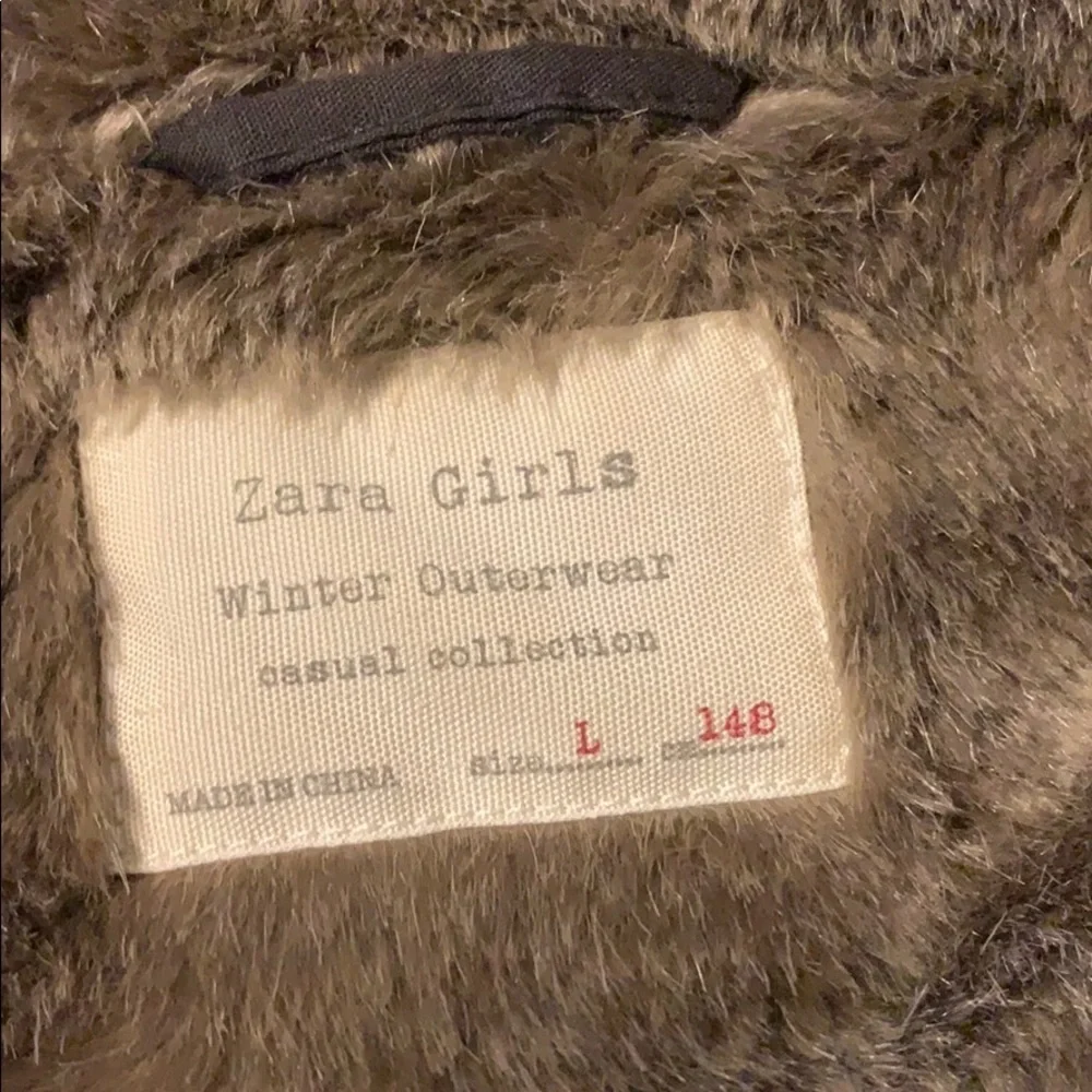 Zara Girls faux fur zipper front vest with pockets